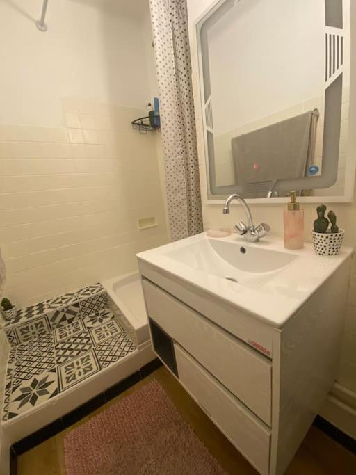 Appartement T4 A Deux Pas De La Gare St Charles Марсель Экстерьер фото